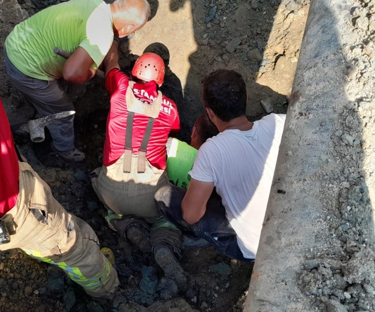 Göçük altında kalan işçi kurtarıldı