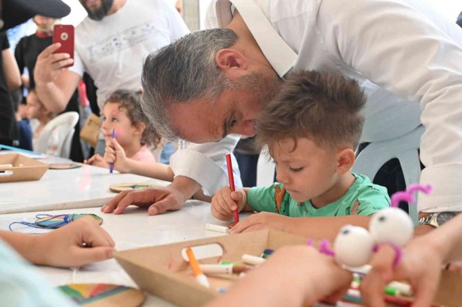 Zafer coşkusu göklere yansıdı