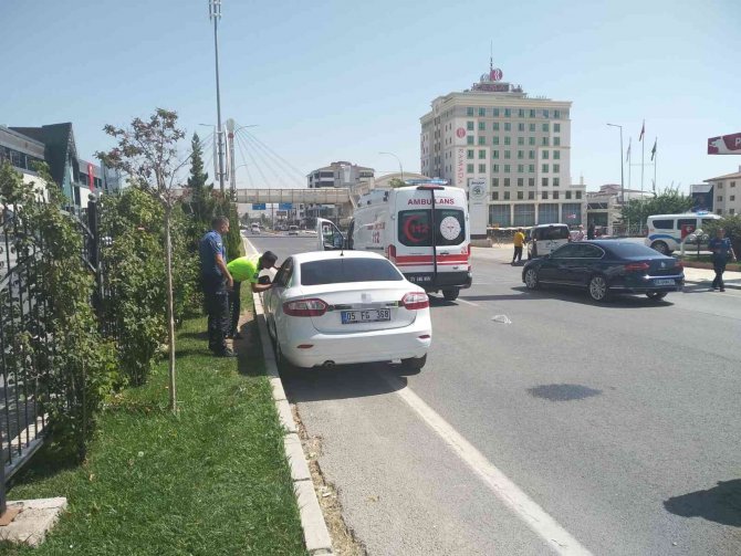Otomobilin çarptığı yaya yaralandı