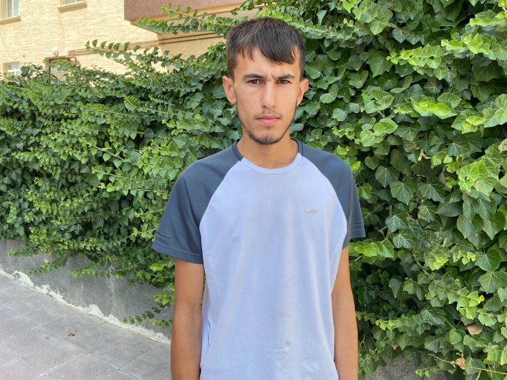 Bıçaklanarak hastane önüne bırakılan Hüseyin'in, minibüste dövüldüğü görüntüler ortaya çıktı