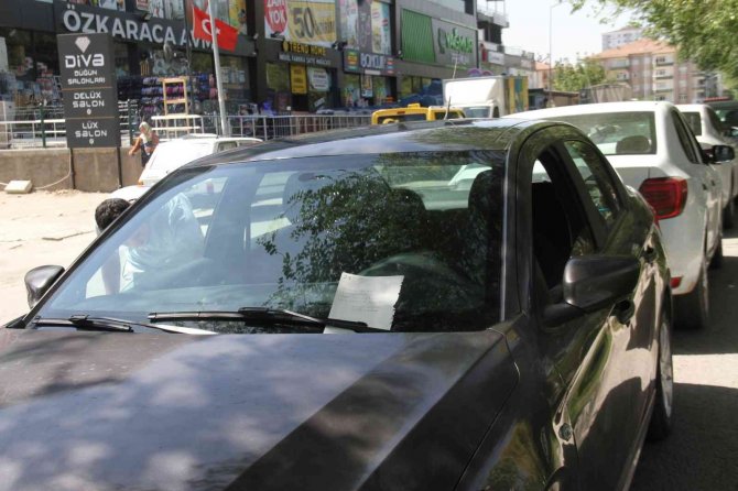 Ceza yediğini zannetti, gerçeği görünce "İnsanlık ölmemiş" dedi