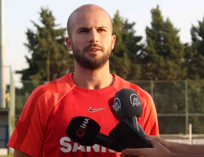 Joao Figueiredo: "Hedefim en az 20 gol atmak"