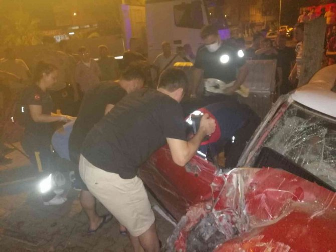 Önce refüje sonra tıra çarptı