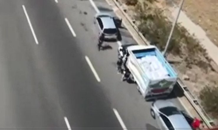 Dronla takip edilen kamyonette 222 kilo esrar ele geçirildi