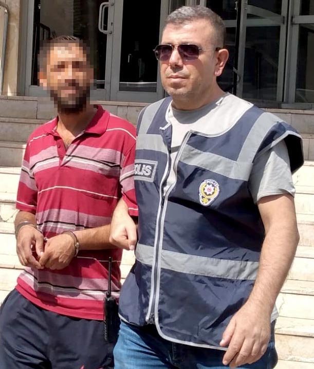 Firari hırsızlık hükümlüsü çift, operasyonla yakalandı