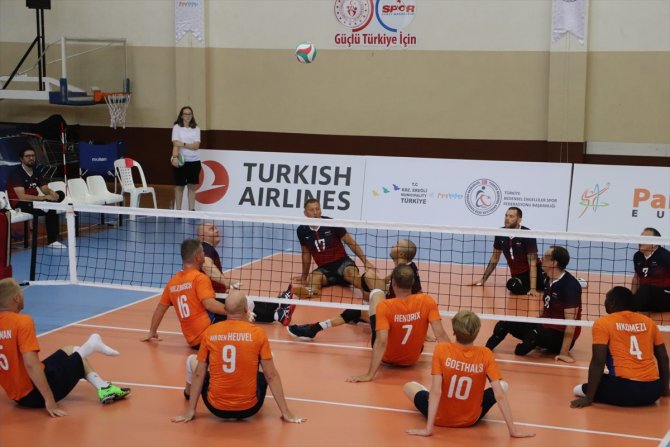 Oturarak Voleybol Gümüş Ligi'nin açılış töreni Zonguldak'ta yapıldı