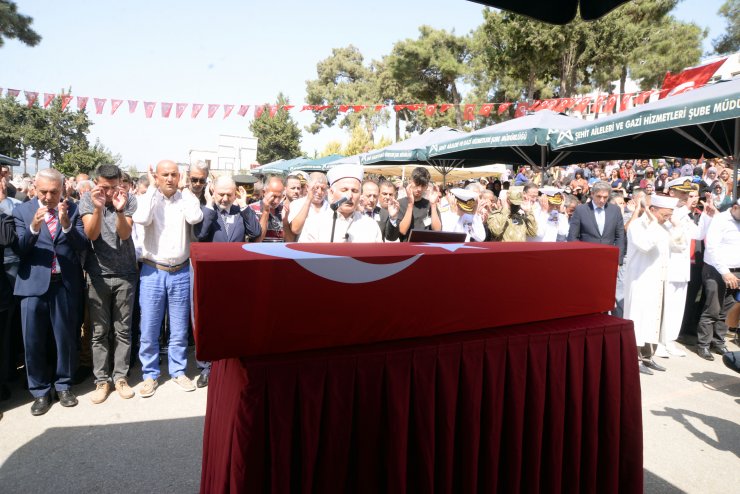 Şehit Astsubay Okan Meteöz, son yolculuğuna uğurlandı