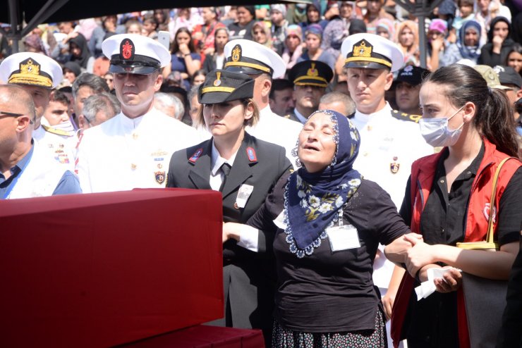 Şehit Astsubay Okan Meteöz, son yolculuğuna uğurlandı