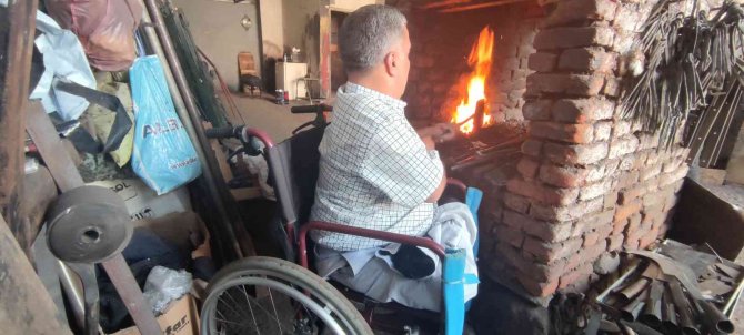 Depremde henüz 40 günlükken 2 bacağını kaybetti, yaşama azmini kaybetmedi