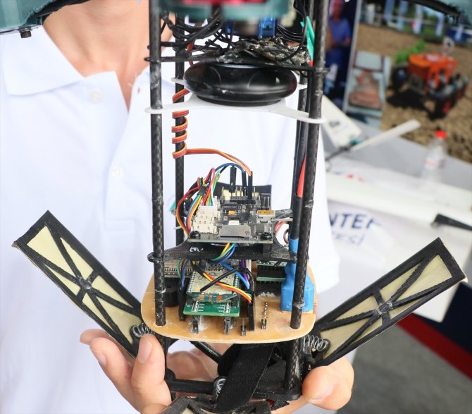 Üniversite öğrencileri dron anakartı üretti
