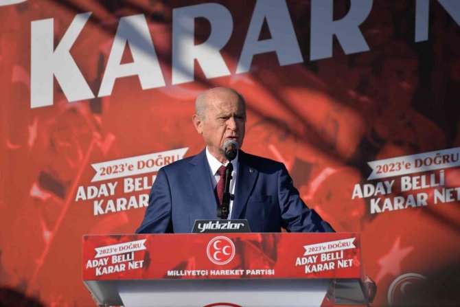 Bahçeli, ilk mitinginde konuştu: Çürük şarkıcılara, kiralık kalemlere tavizimiz yok!