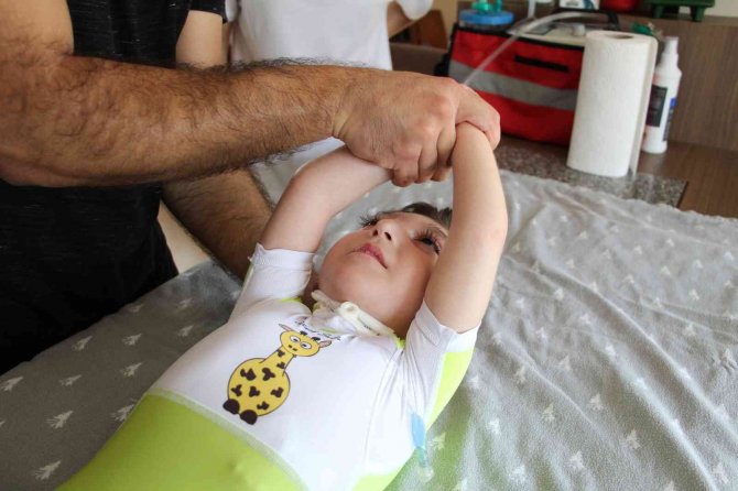 Bir yaşını doldurmadan 3 ay ömür biçilen Ata bebek 4,5 yaşında hayatını kaybetti