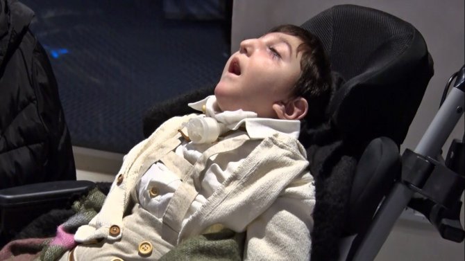 Bir yaşını doldurmadan 3 ay ömür biçilen Ata bebek 4,5 yaşında hayatını kaybetti