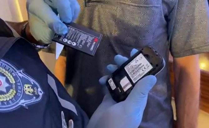 Ehliyet sınavına kopya düzeneği ile girmek istedi