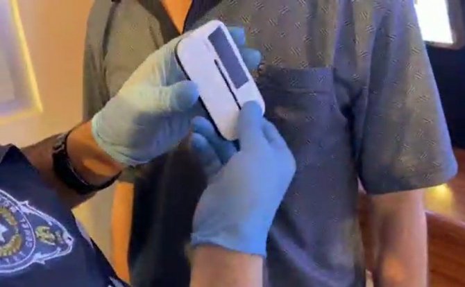 Ehliyet sınavına kopya düzeneği ile girmek istedi