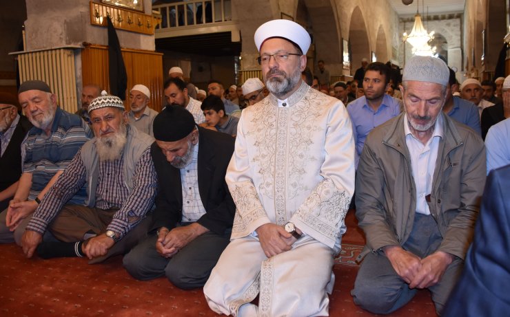 Erbaş: İbadetlerin sadece ruha değil, bedenimize de faydası var