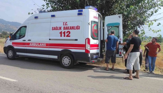 Kontrolden çıkan otomobil tarlaya uçtu: 2 yaralı