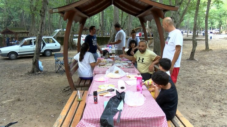 Ormanlara giriş yasağı kalktı; ilk iş mangal yaktılar