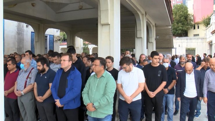 Trafik kazasında hayatını kaybeden diş hekimi son yolculuğuna uğurlandı