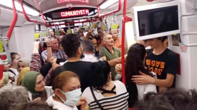 Tramvayda gerginliğe çevik kuvvet müdahale etti