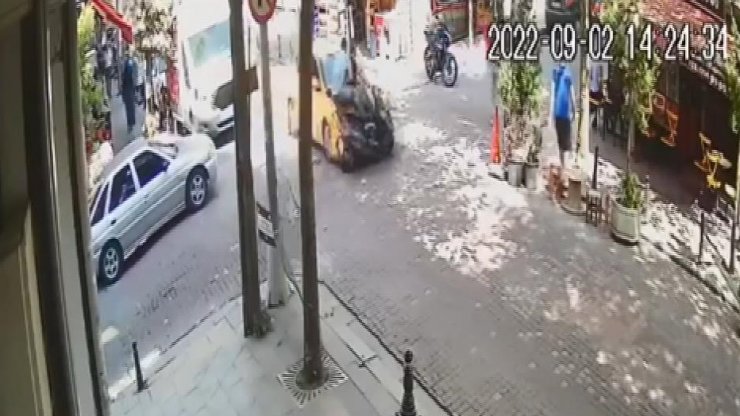 Aynı yerdeki iki kazada 4 kişi yaralandı