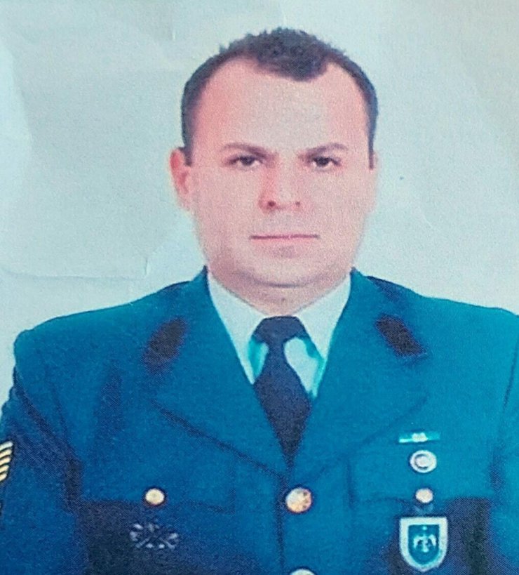 Kara yoluna düşen yelken kanatta ölen emekli astsubay, toprağa verildi