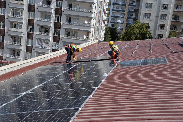 Meslek liselilerden 546 öğrencinin öğrenim gördüğü okula güneş enerjisi sistemi