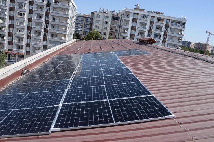 Meslek liselilerden 546 öğrencinin öğrenim gördüğü okula güneş enerjisi sistemi