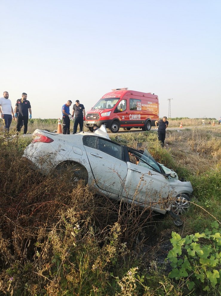 Otomobil ile belediye otobüsü kafa kafaya çarpıştı: 1 ölü