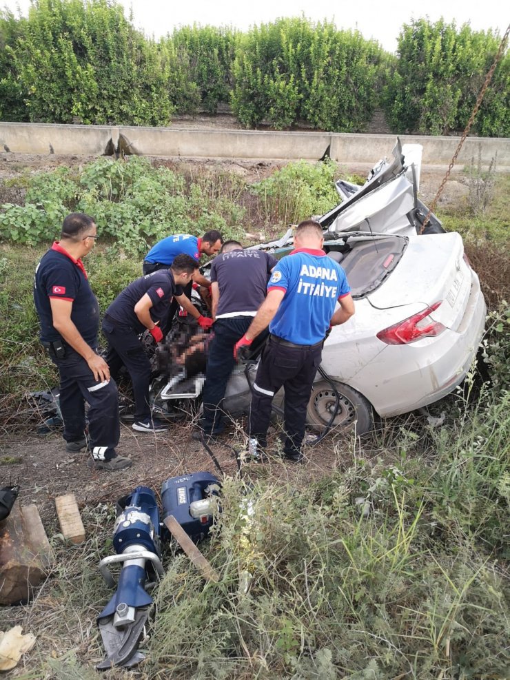 Otomobil ile belediye otobüsü kafa kafaya çarpıştı: 1 ölü