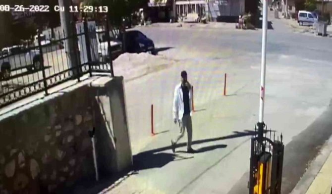 Yaşlı adamın altın ve parasını dolandırdı! Gazeteciye “Yakışıklı çıkart ha” dedi