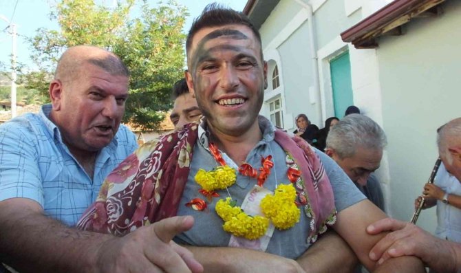 Balıkesir’de damada Çin işkencesi