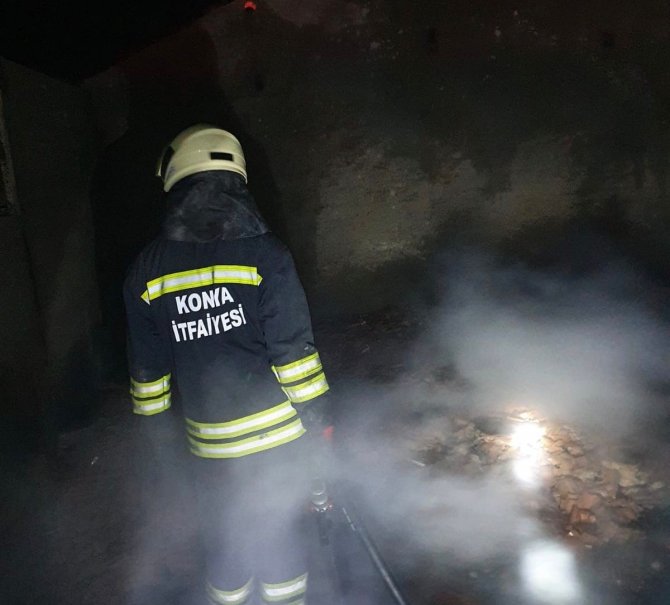 Konya'da yangın! Maddi hasar oluştu