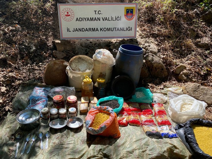 PKK'ya ait yaşam malzemeleri ele geçirildi