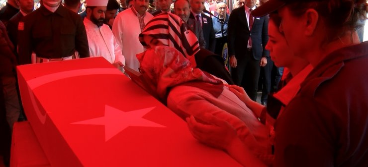 Şehit Uzman Çavuş Ümit Kesti'nin cenazesi toprağa verildi