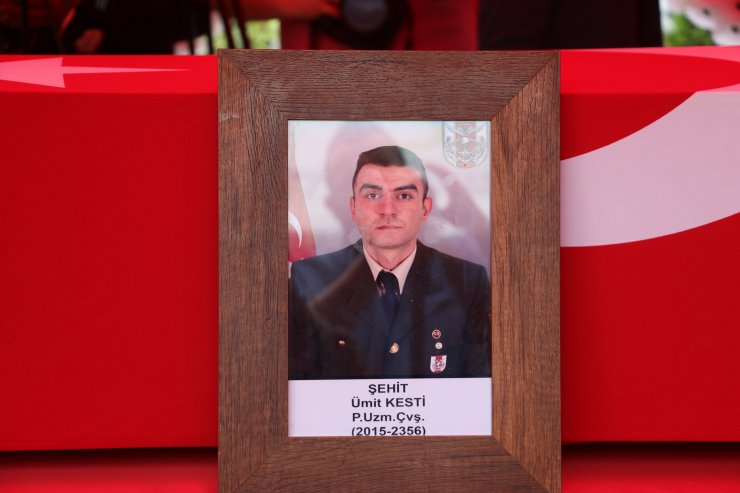 Şehit Uzman Çavuş Ümit Kesti'nin cenazesi toprağa verildi