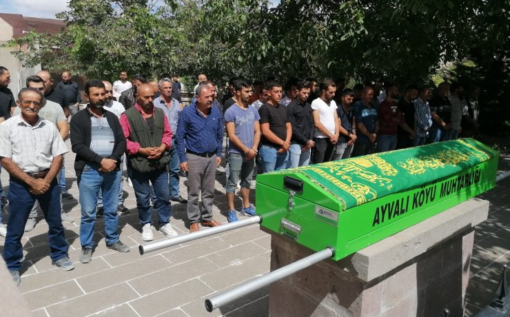 Tacizle suçlanıp, boğazını kesilerek öldürülen İbrahim toprağa verildi