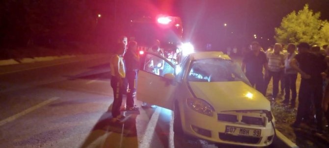 Tır ile otomobil çarpıştı: 1 ölü, 2 yaralı