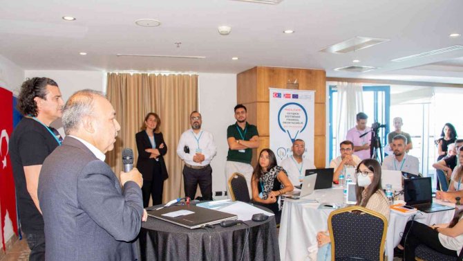 Konya'da öğretmenlere yapay zeka tabanlı eğitim verildi