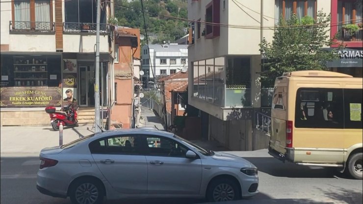 Kuyumcu kuryesine silahlı gasp girişimi