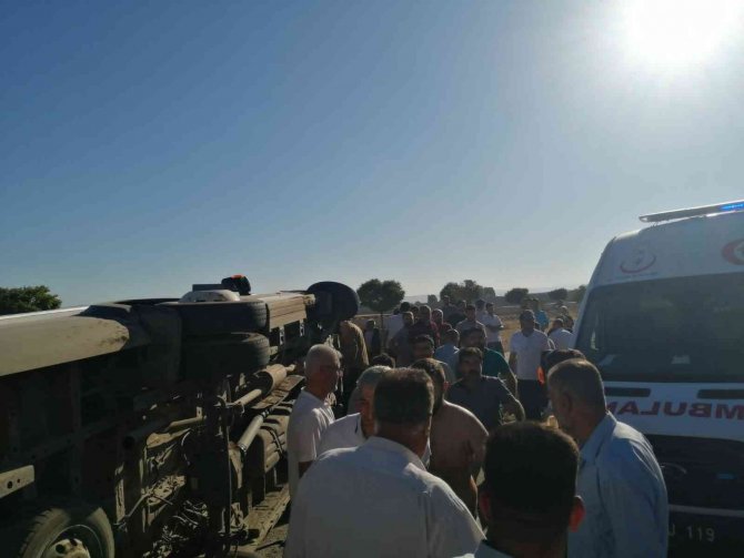 Kontrolden çıkan minibüs yan yattı: 13 yaralı