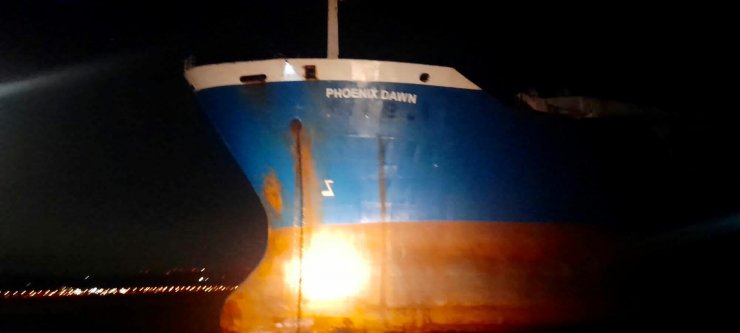 Çanakkale'de makine arızası yapan gemi için kurtarma çalışması başlatıldı