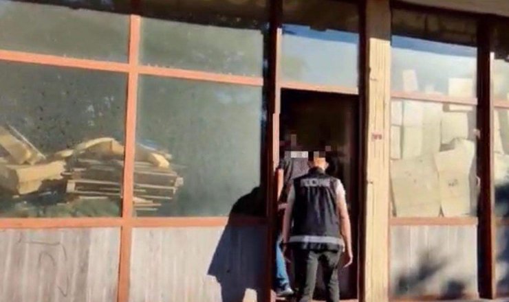 Depoya sahte ve kaçak içki baskını: 1 gözaltı