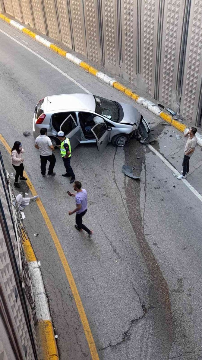 Hamidiye Köprülü Kavşağı kazalara davetiye çıkarıyor