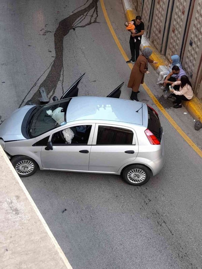 Hamidiye Köprülü Kavşağı kazalara davetiye çıkarıyor