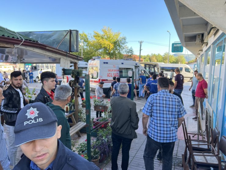 Tehdit ettiği için cezaevine girdiği eşini çıkınca öldürdü