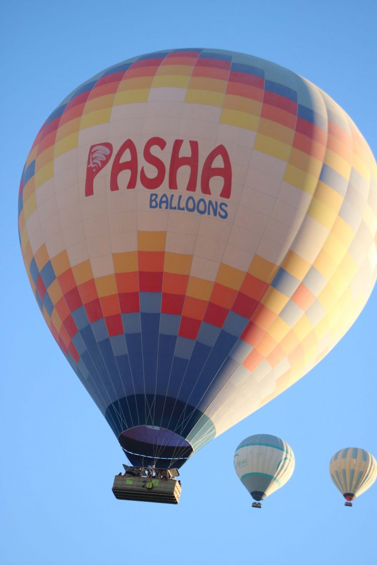 Bakan Kirişci, sıcak hava balonu ile uçtu