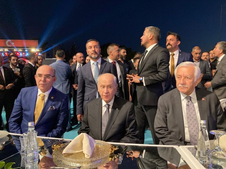 Devlet Bahçeli'nin nikah şahidi olduğu düğüne yoğun katılım