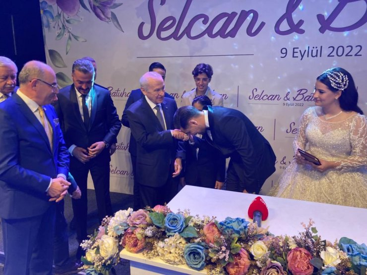 Devlet Bahçeli'nin nikah şahidi olduğu düğüne yoğun katılım