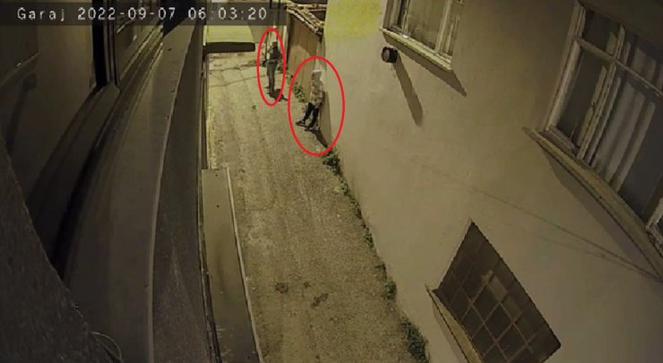 Komşulara 'Nakliyeciyiz' deyip 3 katlı evi 6 günde soydular